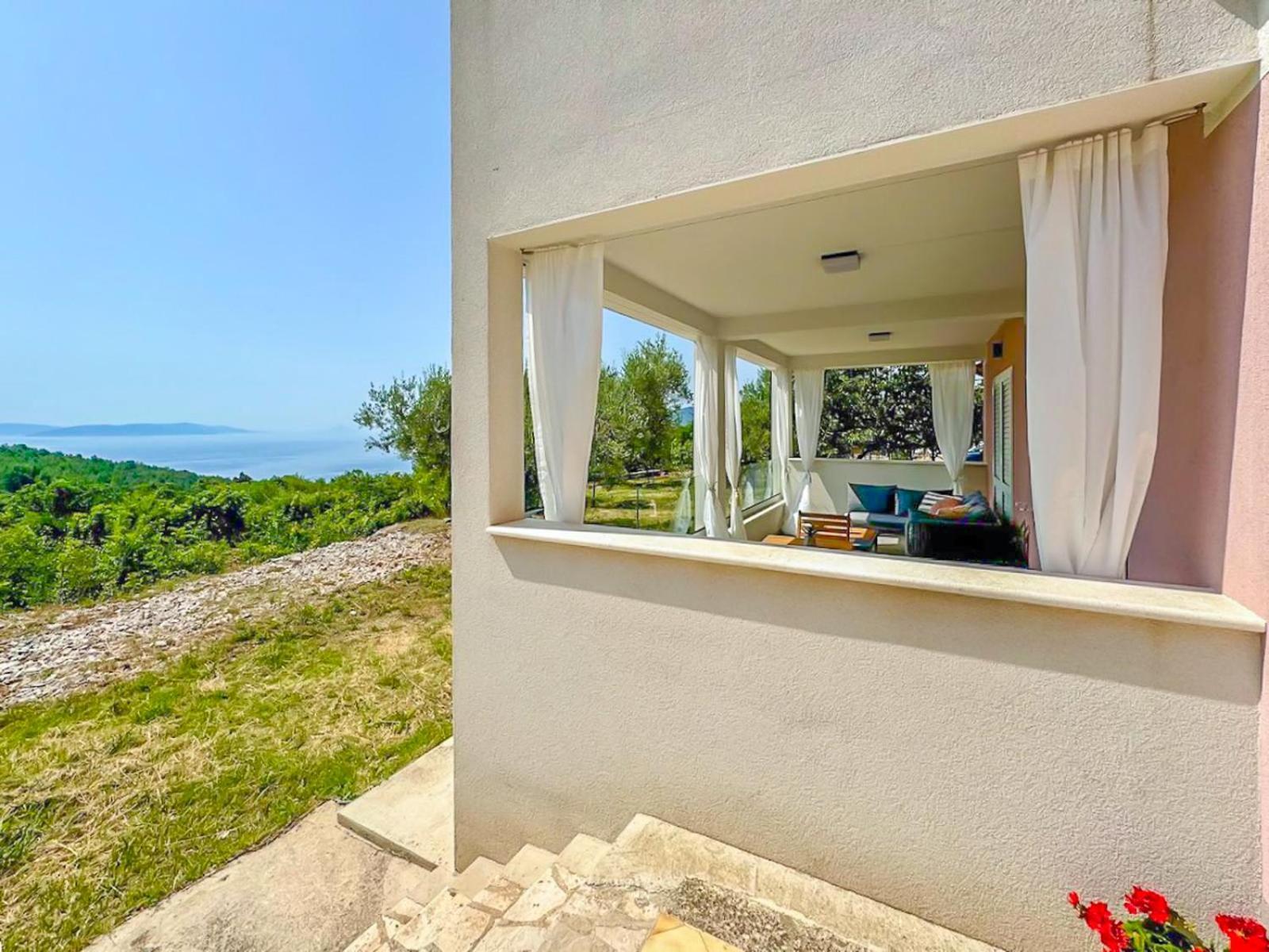 Apartment Vesna With A Terrace And Sea View *