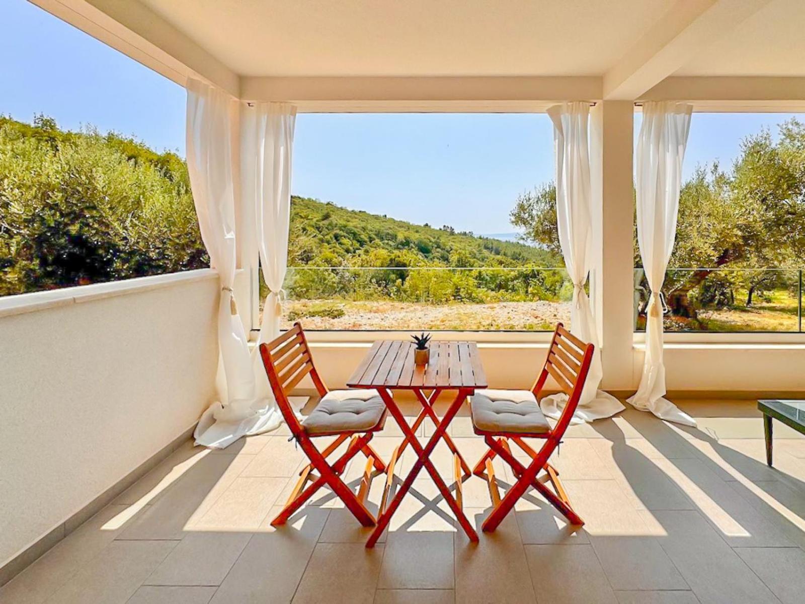 Apartment Vesna With A Terrace And Sea View *