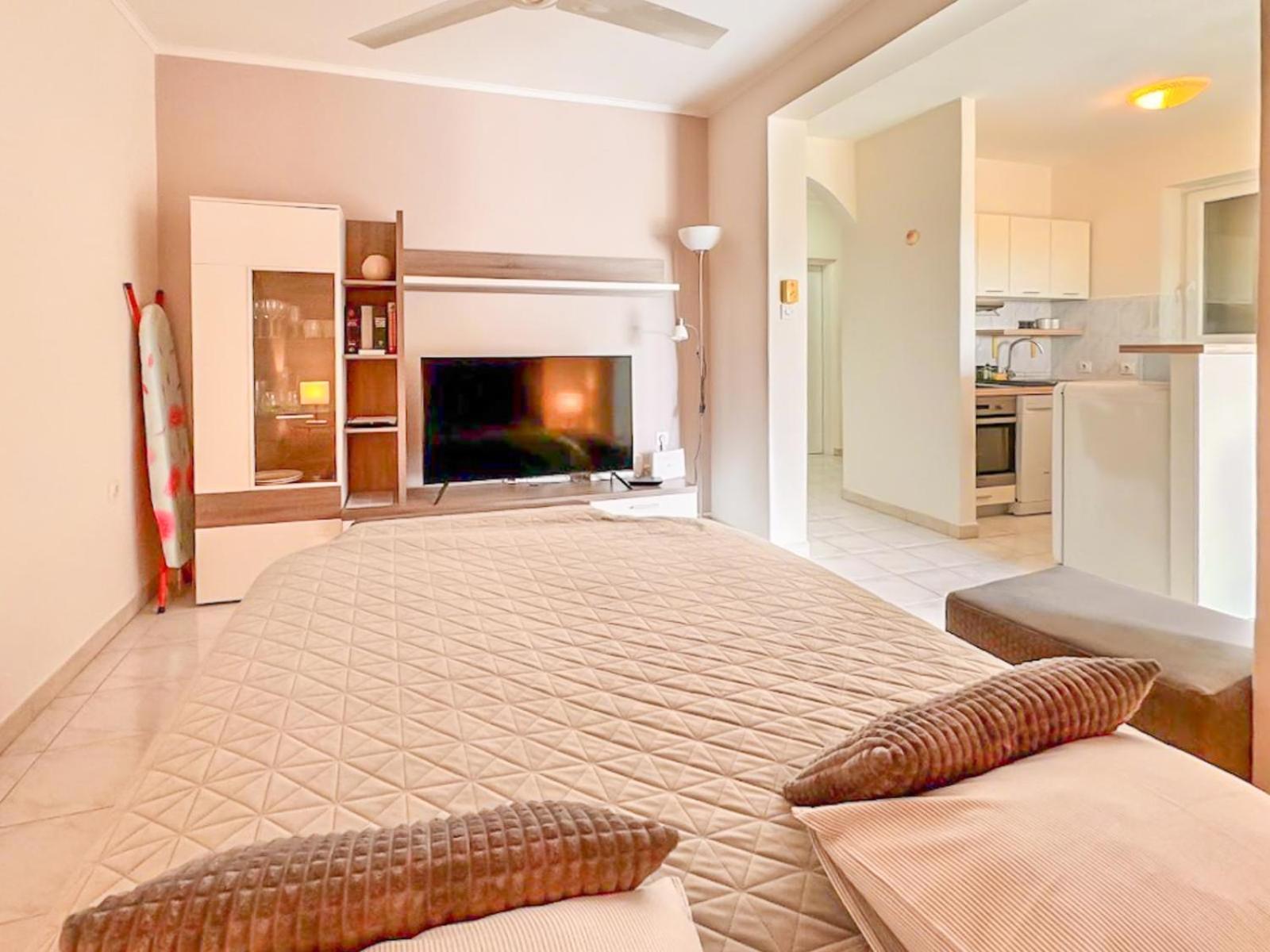 Apartment Vesna With A Terrace And Sea View